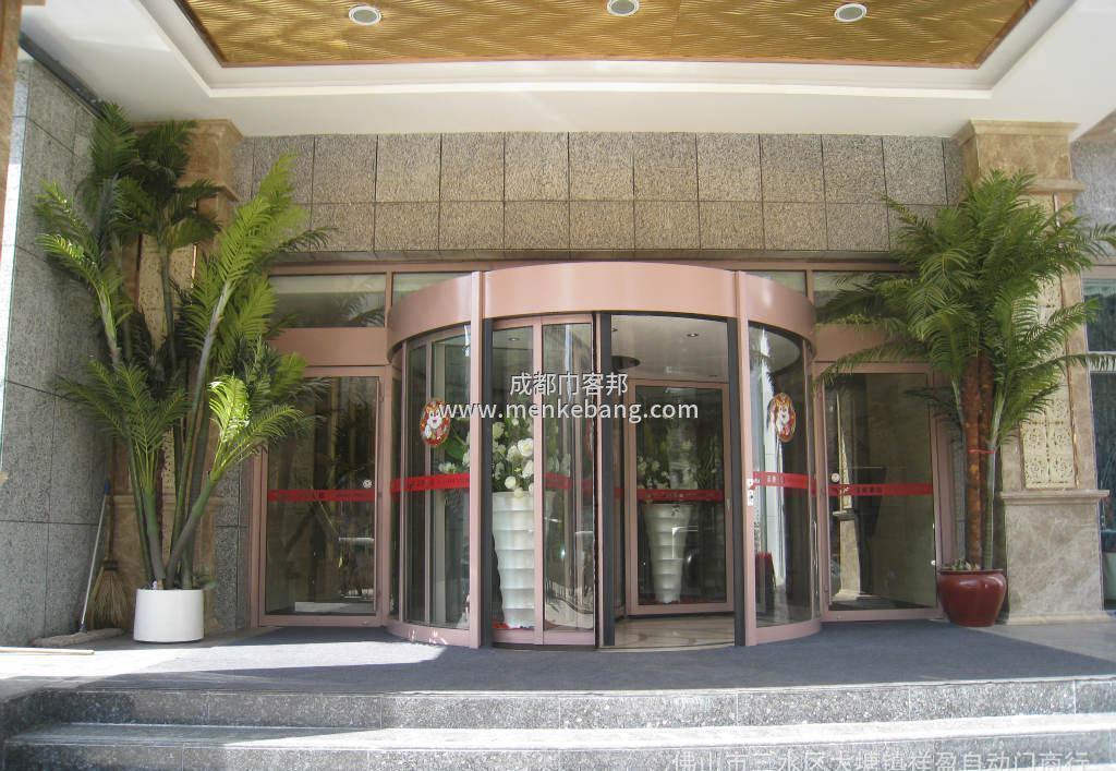 旋轉(zhuǎn)門與疏散門概念,旋轉(zhuǎn)門是否可以作為疏散門嗎